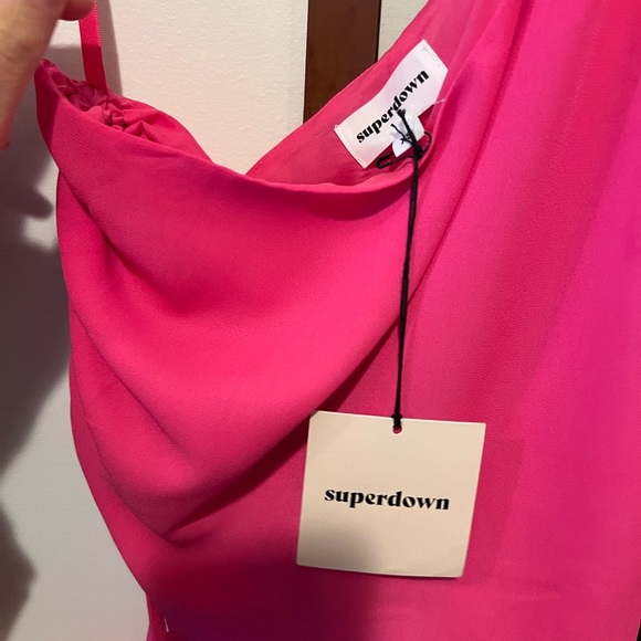 Superdown Aimey one shoulder hot pink romper NWT - Picture 10 of 11